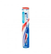 Зубная щетка Aquafresh